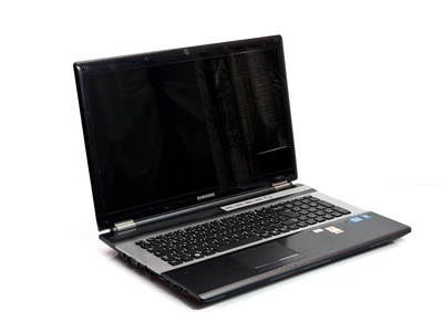 Ноутбук Samsung NP-R711-Intel Pentium P6100-2.0GHz-4Gb-DDR3-320Gb-HDD-W17.3-DVD-RW-Web-(B-)- Б/У