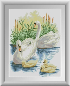 Алмазна мозаїка "Сім'я лебедів" Dream Art в коробці 30410