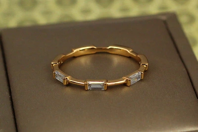 Кольцо Xuping Jewelry Сальто с прямоугольными камнями по кругу р 18 золотистое