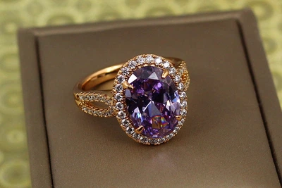 Кольцо Xuping Jewelry Камея с фиолетовым камнем р 20 золотистое