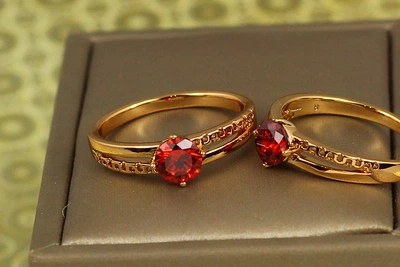 Кільце Xuping Jewelry душове дбайливе з червоним фіанітом р 20 золотисте