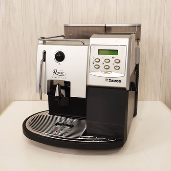 Кавомашина Saeco Royal Cappuccino (б/в)
