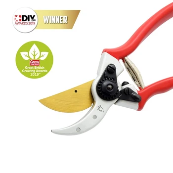 Секатор Spear & Jackson Razorsharp PRO (6659TITAN/13) обводной с титановым лезвием