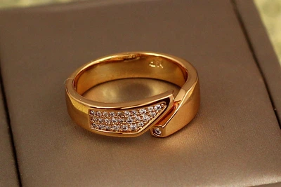 Кольцо Xuping Jewelry сиам р 18+ золотистое