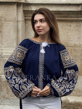 Женская вышиванка бохо "Габриэла" на темно-синей льняной ткани с геометрическим орнаментом в белом и золотом цветах 12395-50 (XL)