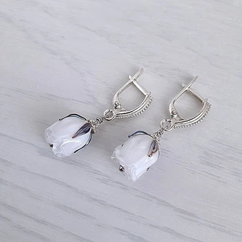 Сережки Hand Made с белыми&nbsp;розами из муранского стекла