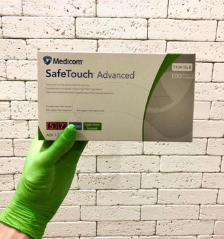 Нитриловые перчатки Medicom SafeTouch Advanced размер S зеленые 100 шт