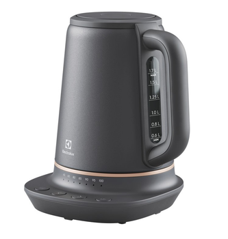 Электрочайник Electrolux Strix E7K1-6BP