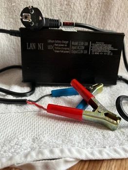 Зарядное устройство 12.8V 10A для LifePO4