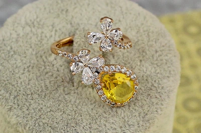 Кольцо Xuping Jewelry Марсель с желтым камнем раздвижное р 16 золотистое