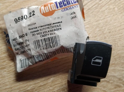 Кнопка стеклоподъемника правая AUTOTECHTEILE 395 9022 VOLKSWAGEN CADDY 03->