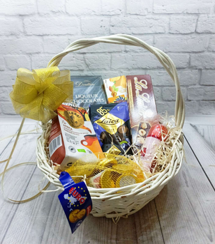 Подарунковий продуктовий кошик Mini sweet