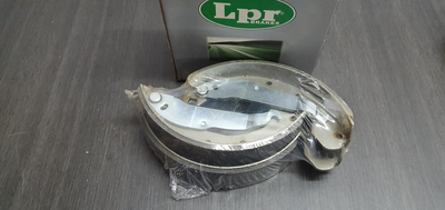 Колодки задние LPR 04650 d230 OPEL KADETT 83-92 REKORD