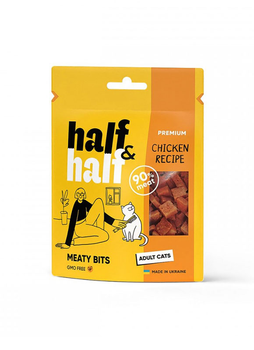 Лакомства для кошек Half&Half в форме мясных кусочков с курицей, 50 г