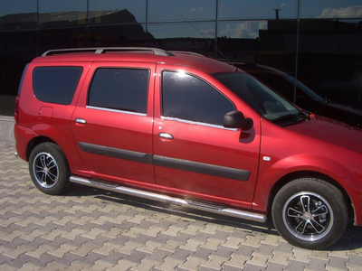 Бічні труби 70 мм з пластиковими вставками для Dacia Logan MCV 2004-2014 рр 2 шт нерж