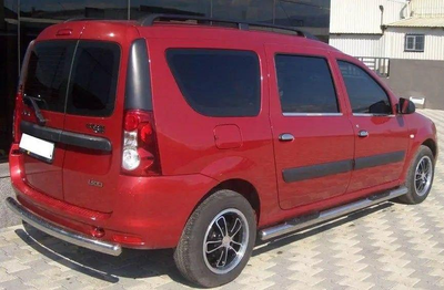 Бічні труби 70 мм з пластиковими вставками для Dacia Logan MCV 2004-2014 рр 2 шт нерж