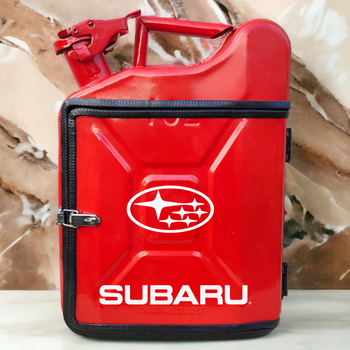 Подарочный набор для мужчин Канистра бар 10 л красная с логотипом Subaru + 2 бокала