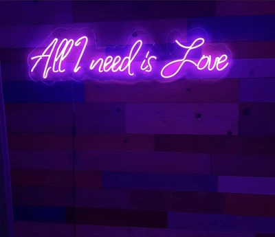 Неоновий світильник "All you need is love"