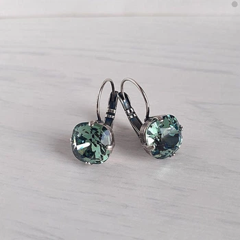 Сережки Hand Made с покрытием черненым серебром с зелеными кристаллами Swarovski