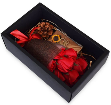 Коробка Mikamax чорна з червоною трояндою 22 см (8719481354275)
