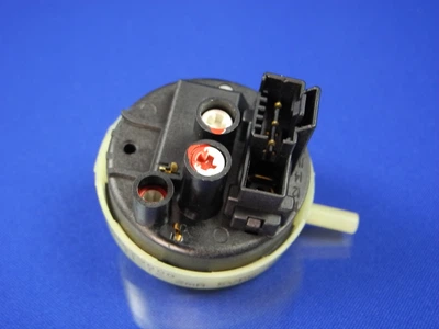 Датчик уровня воды (прессостат) Indesit-Ariston (C00263271)