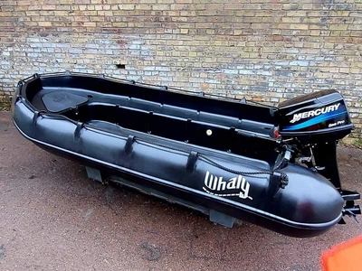 Моторний поліетиленовий човен Whaly 370