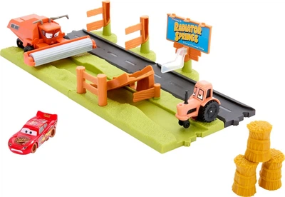Ігровий набір Mattel Маквін Трактор та Комбайн Тачки (HRX48)