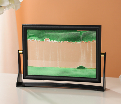 Картина песочный пейзаж Moving Sandscapes прямоугольная в чёрной рамке 20,5х14,5см зеленая