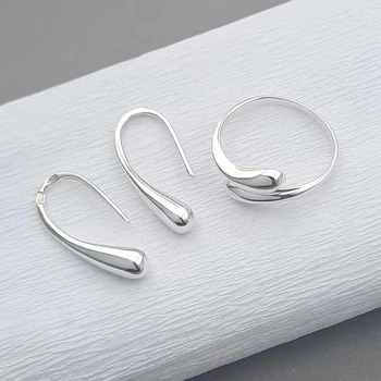 Серебряное кольцо и серьги Капельки 19 р