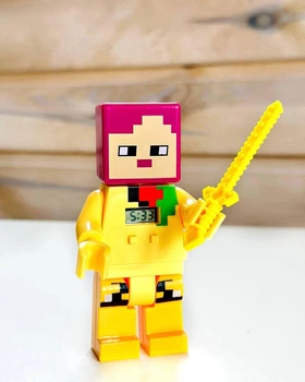 Дитяча ігрова фігурка Minecraft Майнкрафт з зброєю Мисливиця з вбудованим годинником