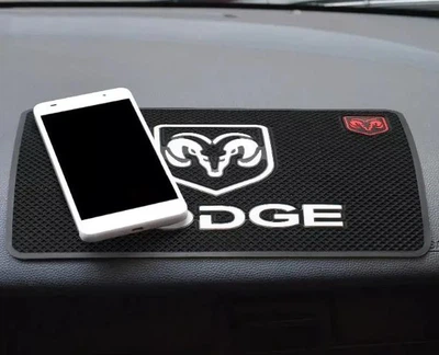 Антискользящий коврик на панель авто Dodge