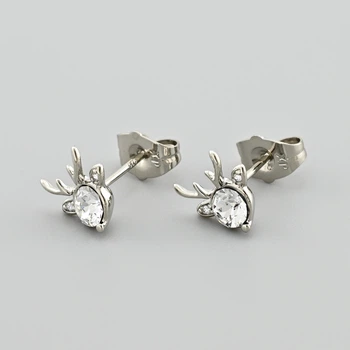 Сережки гвоздики з кристалами Swarovski Оленя Бембі 43607 розмір 9х9 мм колір білий вага 1.4 г позолота БЗ
