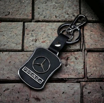 Брелок металевий зі вставками шкіри, карабін та кільце з логотипом авто Mercedes