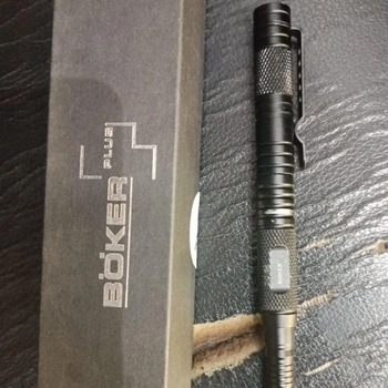 Ручка тактична кулькова Boker Plus Tactical Pen (150мм), чорна (не розкручується)