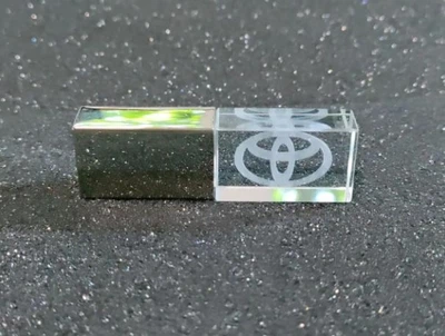 Флешка 32 ГБ, с логотипом Toyota