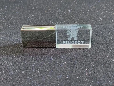 Флешка 32 ГБ, с логотипом Peugeot