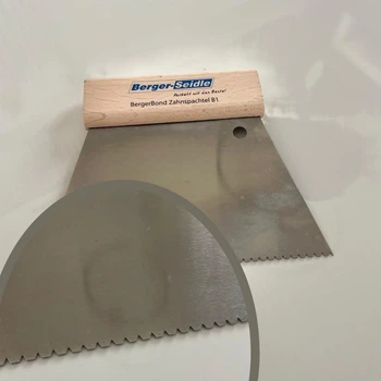 Шпатель для нанесення вінілового клею Berger Tool Zahnspachtel В1