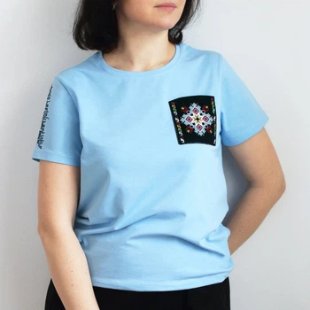 Женская футболка с вышитым кожаным карманом 50 голубой FW1-Kyshenya-Blue-50 Ladan