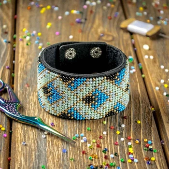 Набор для вышивания бисером на искусственной коже Wonderland Crafts Браслет (4х22см) FLBB-104 Черний