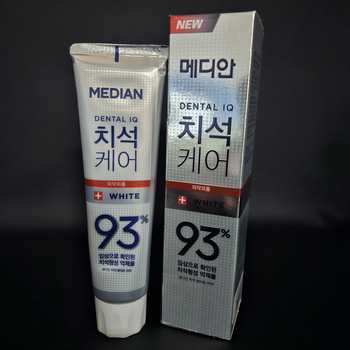 Отбеливающая профессиональная зубная паста Dental Cosmetic White Median 120ml (серебрянная упаковка)