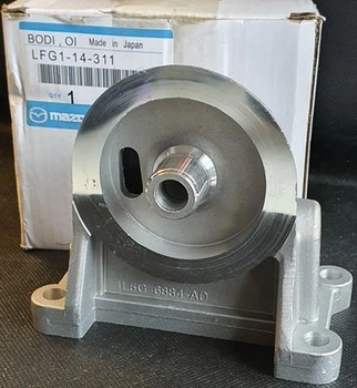 Кронштейн масляного фильтра Mazda LFG114311