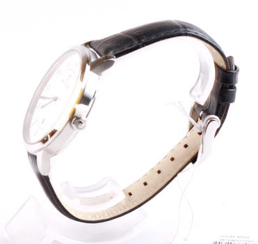 Часы Pierre Cardin PC106311F02 в серебристом и черном цветах.