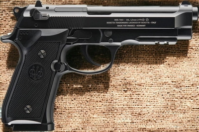 Пневматичний пістолет Umarex Beretta Mod. M92 A1 Blowback (з затворною затримкою)
