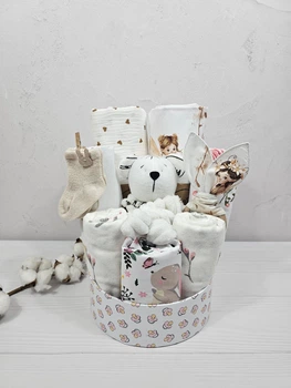 Букет подарков для малышей с пеленок и аксессуаров a.l.babybox Феи