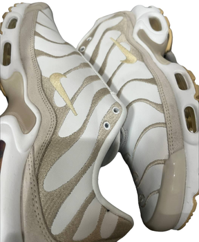 Жіночі кросівки Nike Air Max Plus Prm DZ2832-101 41 (9.5US) 26.5 см Бежеві (196604348867) (955555901720225) - Уцінка