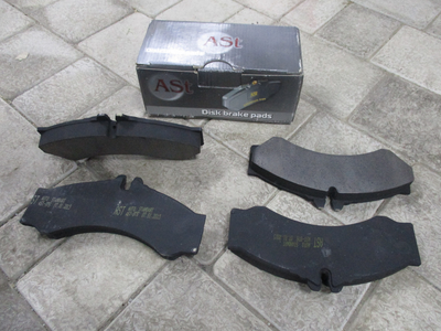 Колодки передние AST AST076 MERCEDES SPRINTER 412, VOLKSWAGEN LT 46