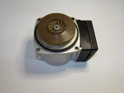 Насос Grundfos UPS 15-50 двигун