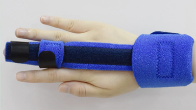 Шина для пальца руки удлиненная с фиксацией на запястье Синяя