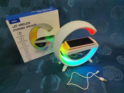 Смарт LED лампа с Bluetooth, белый настольный ночник "радуга" с будильником и беспроводной зарядкой, с часами 3 в 1 Rainbow, Wireless Charging Speaker
