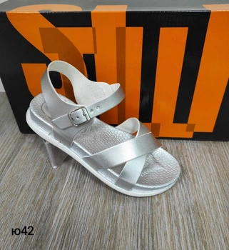 Босоножки Fashion для девочки серебристые 34